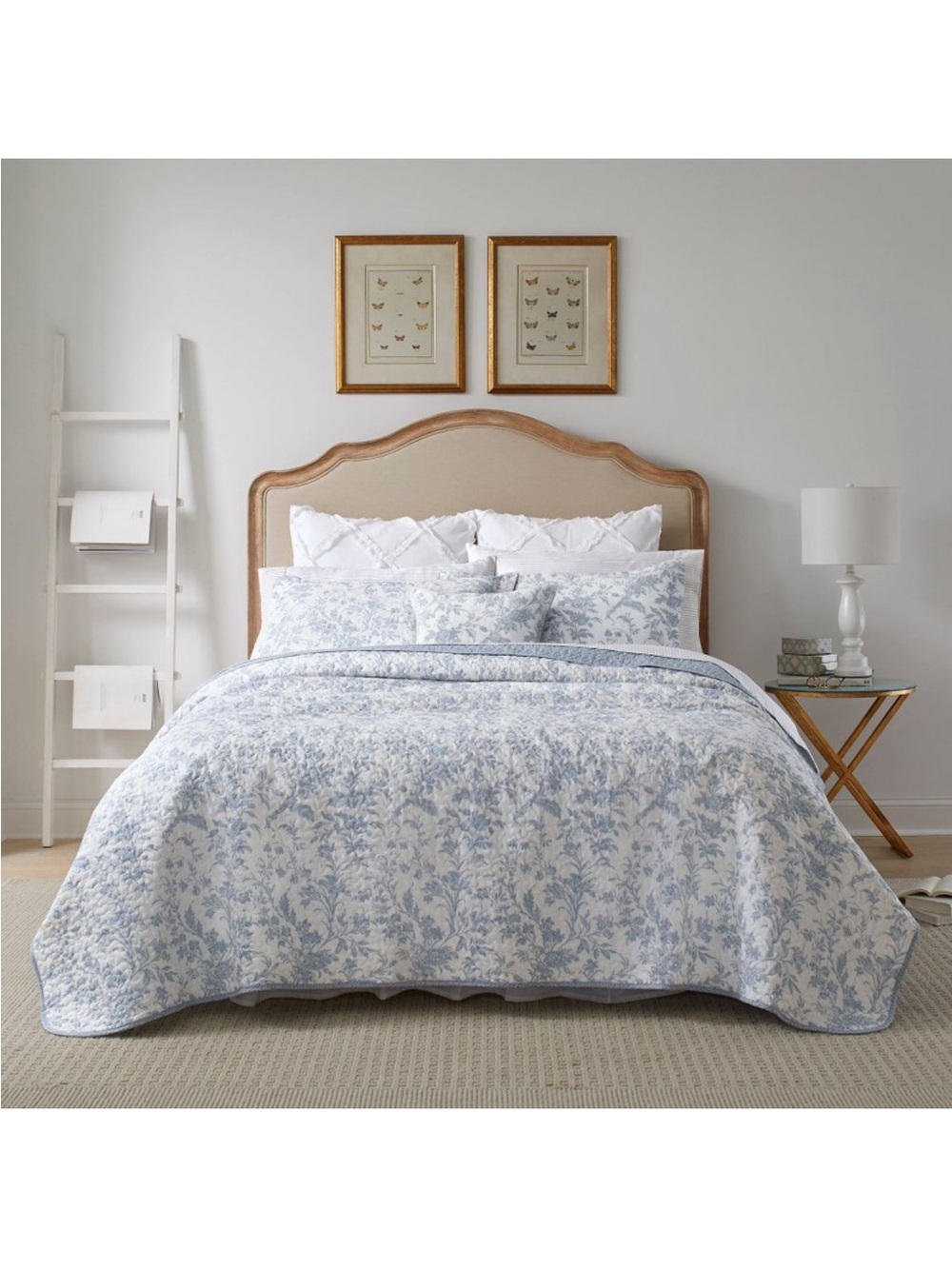 Elegant 4-Piece King Blue Amberley Floral Quilt Set Reversible Bonus ThrowPillow